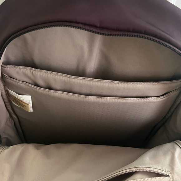 Briggs and Riley Essential Backpack-Plum Excellent conditon - Picture 8 of 13